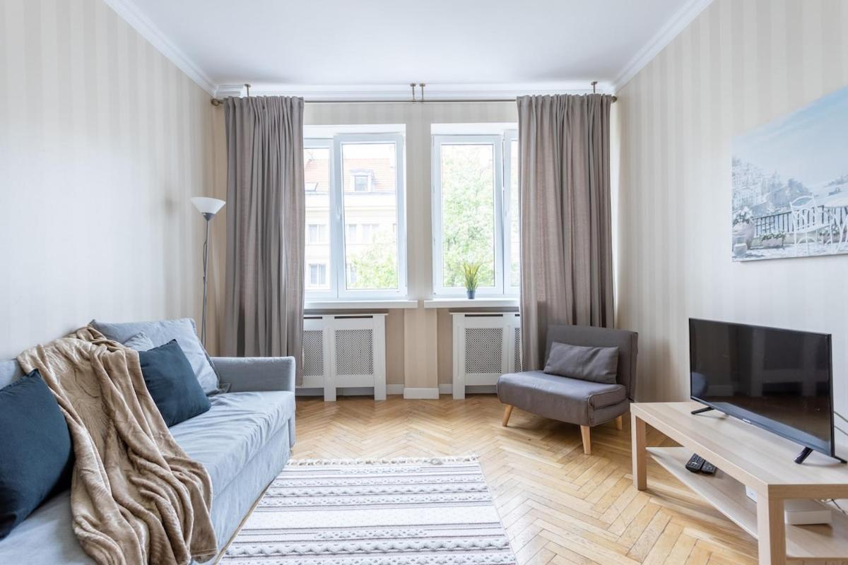 Chic - 10 People - Center -nowy Swiat *