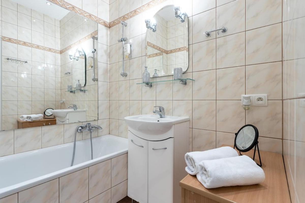 Chic - 10 People - Center -nowy Swiat Warszawa